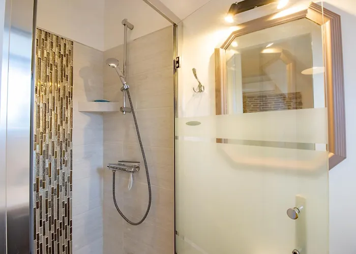 La Boutique 2 A 4 Personnes Lacave (Lot)